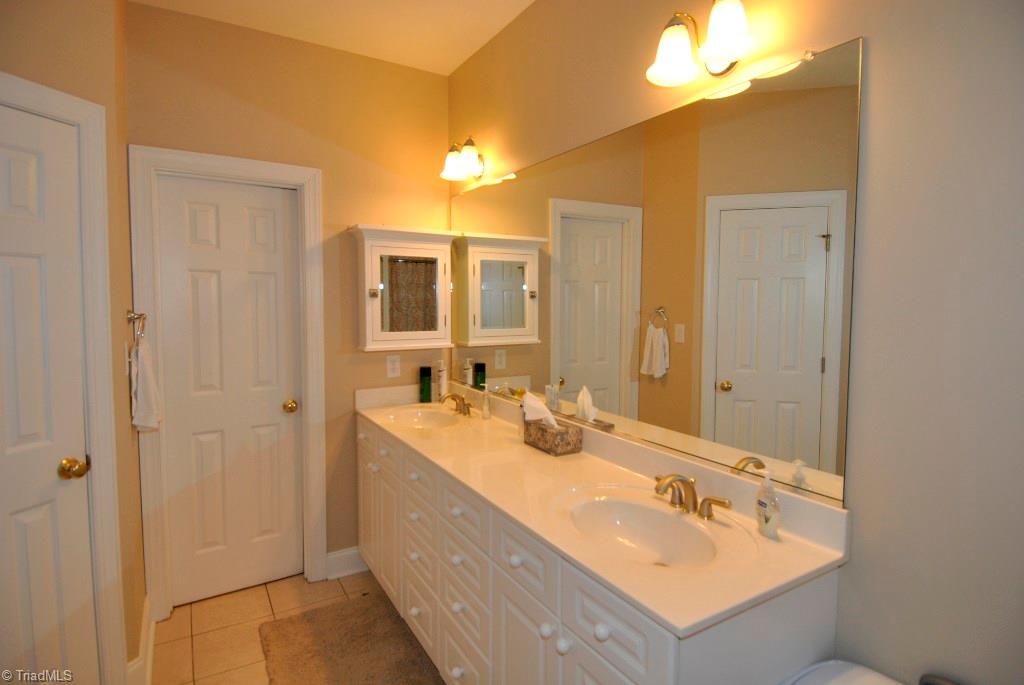 3603 Hunting Ridge Drive High Point, NC 27265 - Photo 10 of 21 Gallery Image 10
