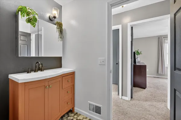 $254,000 | 8915 Deering Street, Livonia, MI 48150