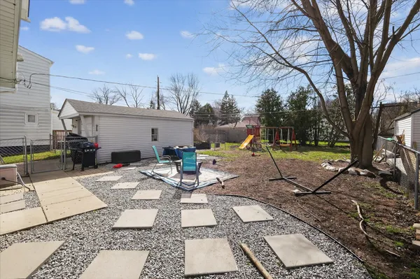 $254,000 | 8915 Deering Street, Livonia, MI 48150