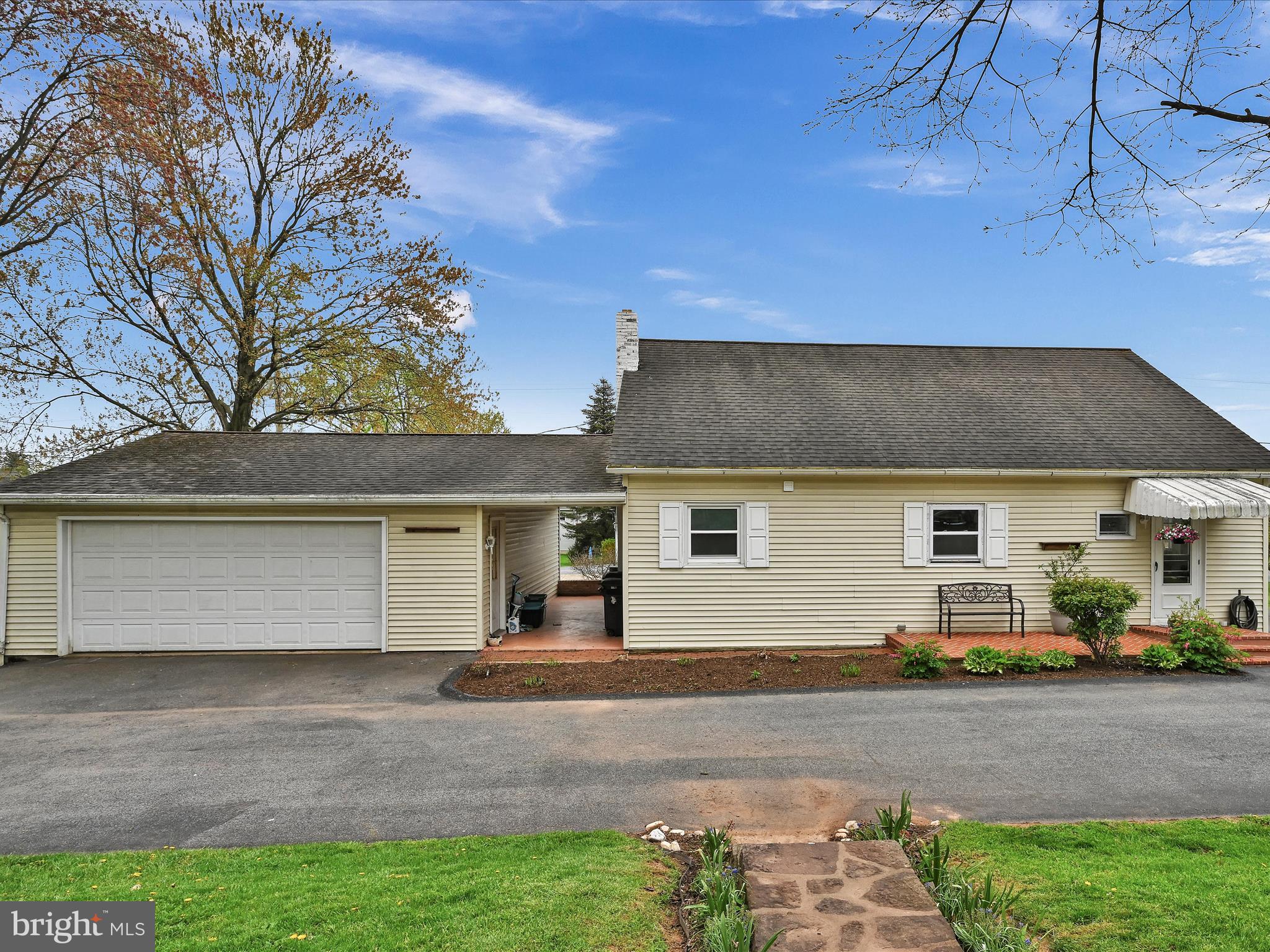 21 Landis Road Ephrata, PA 17522 - Photo 27 of 30 Backyard w/ Breezeway