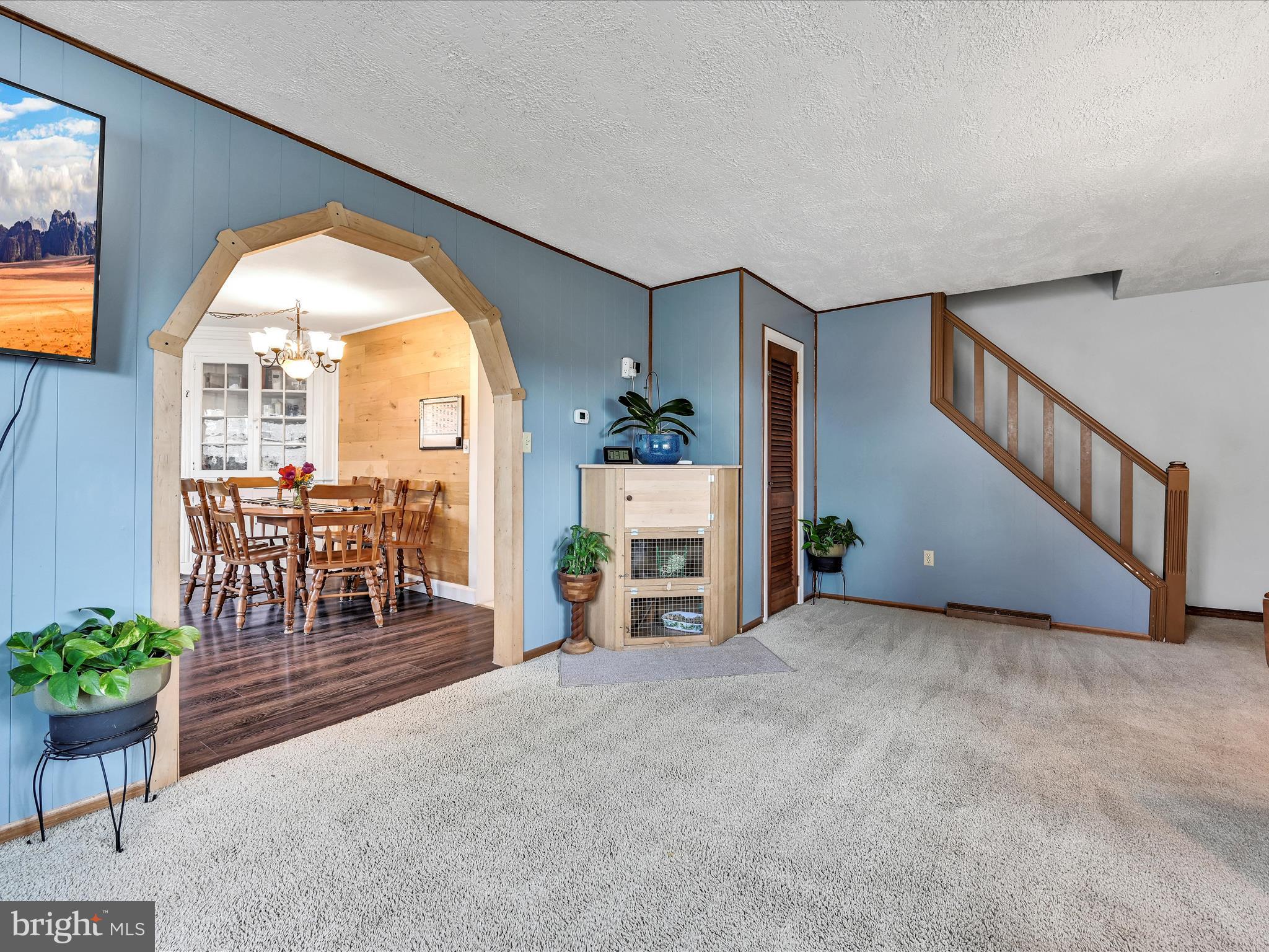 21 Landis Road Ephrata, PA 17522 - Photo 7 of 30 Living Room