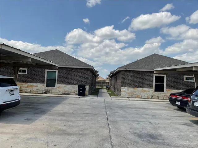 a house view with a outdoor space