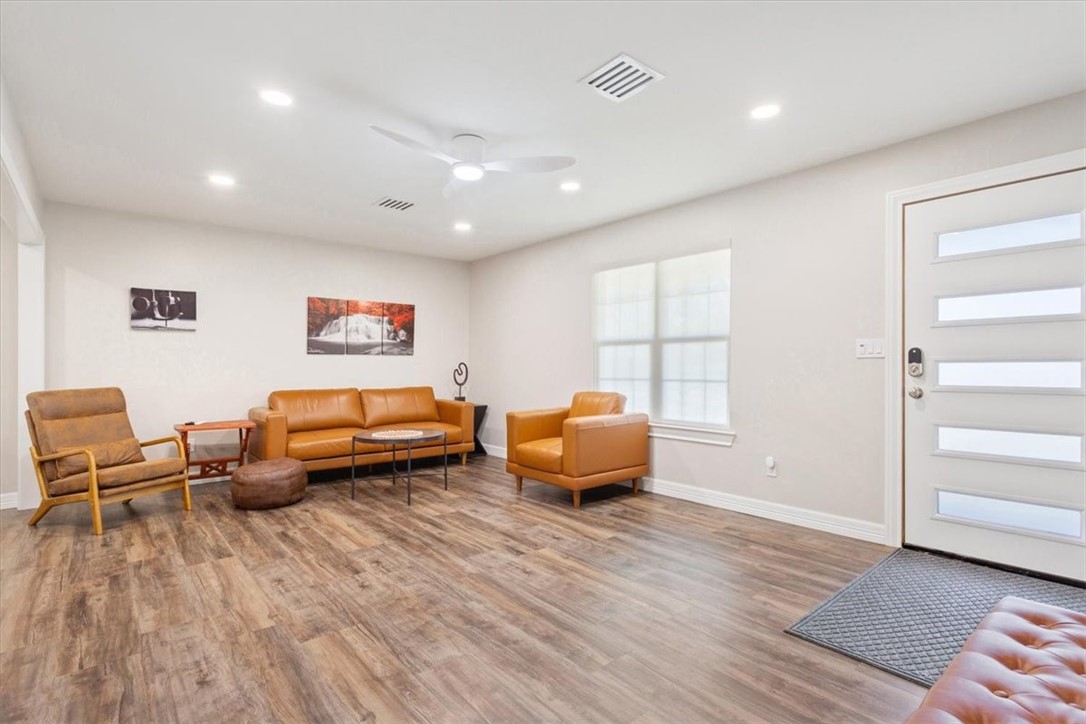 1201 Forrest Street Waco, TX 76704 - Photo 6 of 25