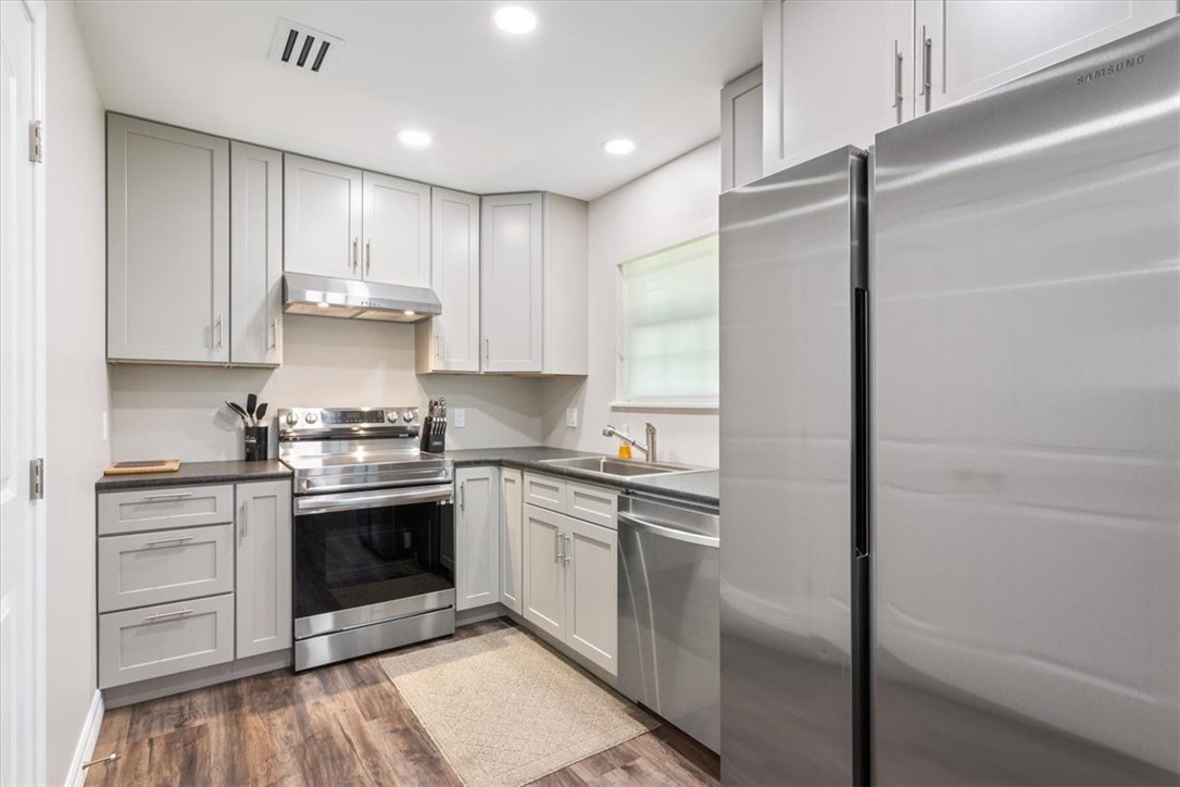 1201 Forrest Street Waco, TX 76704 - Photo 10 of 25