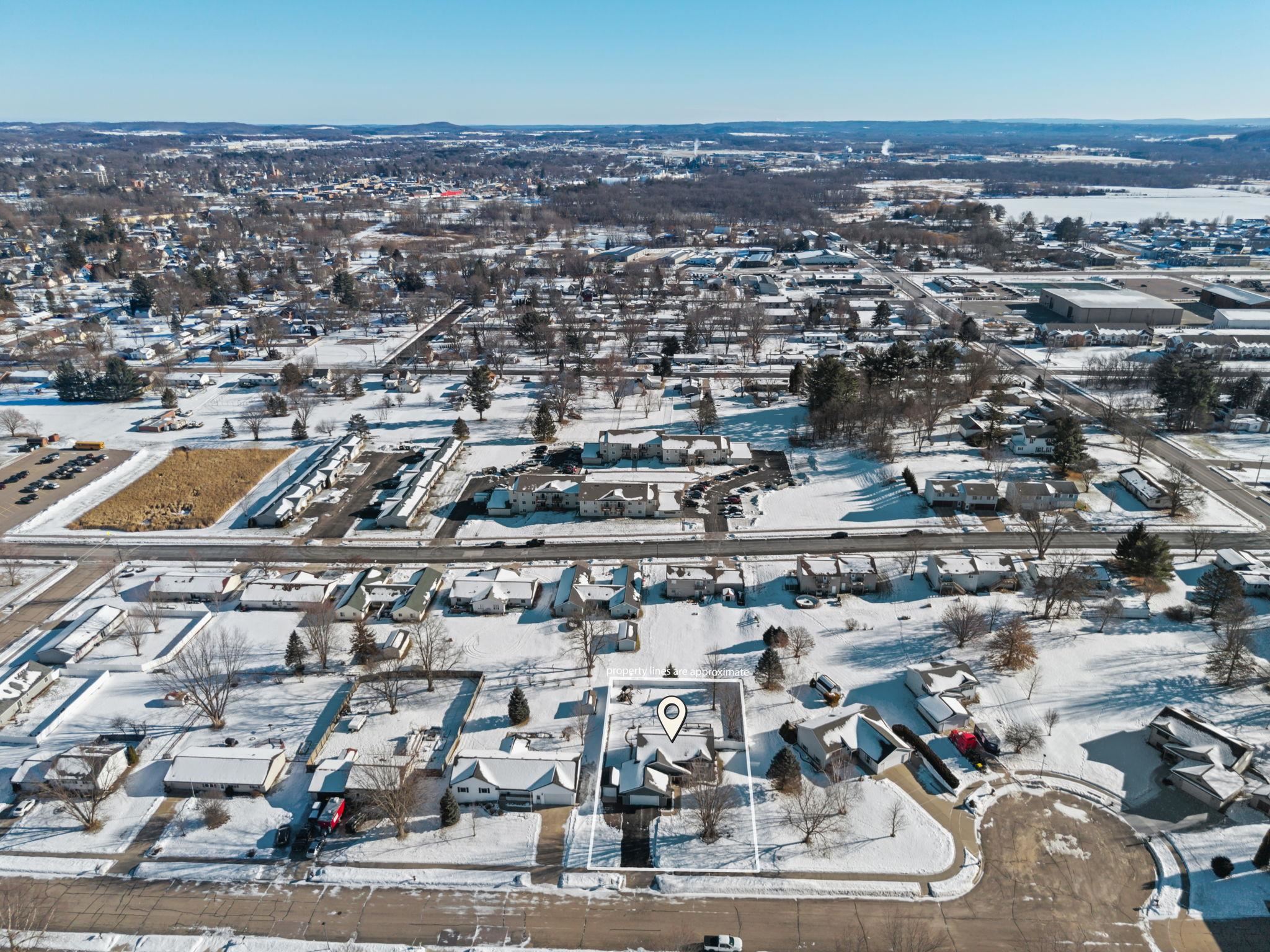 531 Midway Drive Reedsburg, WI 53959 - Photo 4 of 58