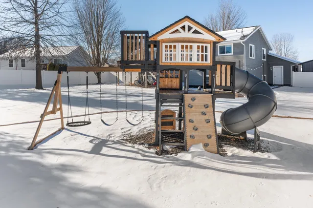 $399,900 | 531 Midway Drive, Reedsburg, WI 53959