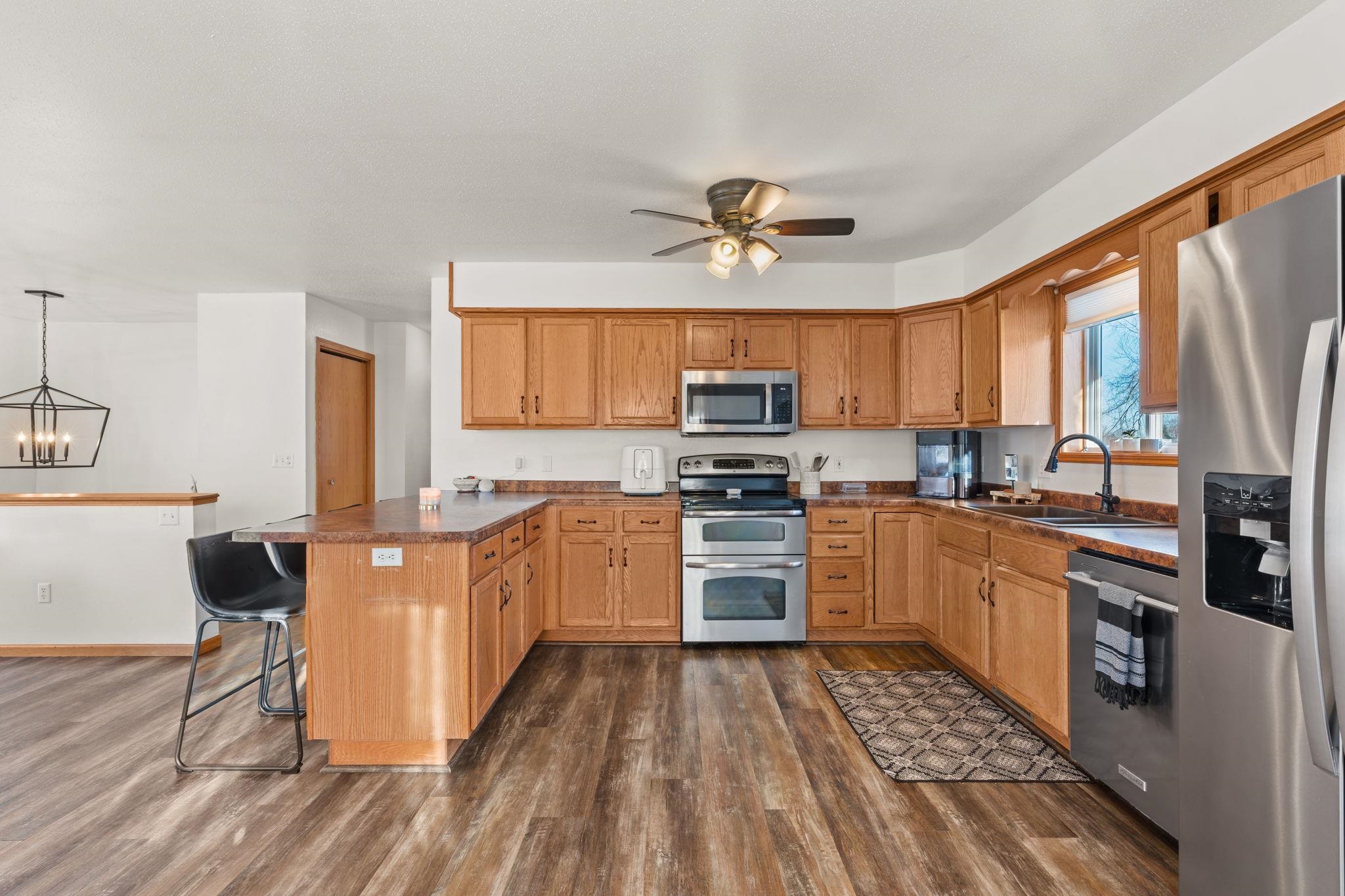 531 Midway Drive Reedsburg, WI 53959 - Photo 9 of 58