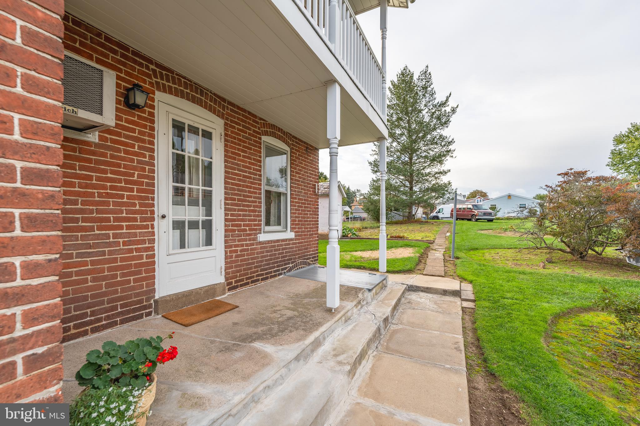 665 Ridge Street Emmaus, PA 18049 - Photo 6 of 26 Gallery Image 6