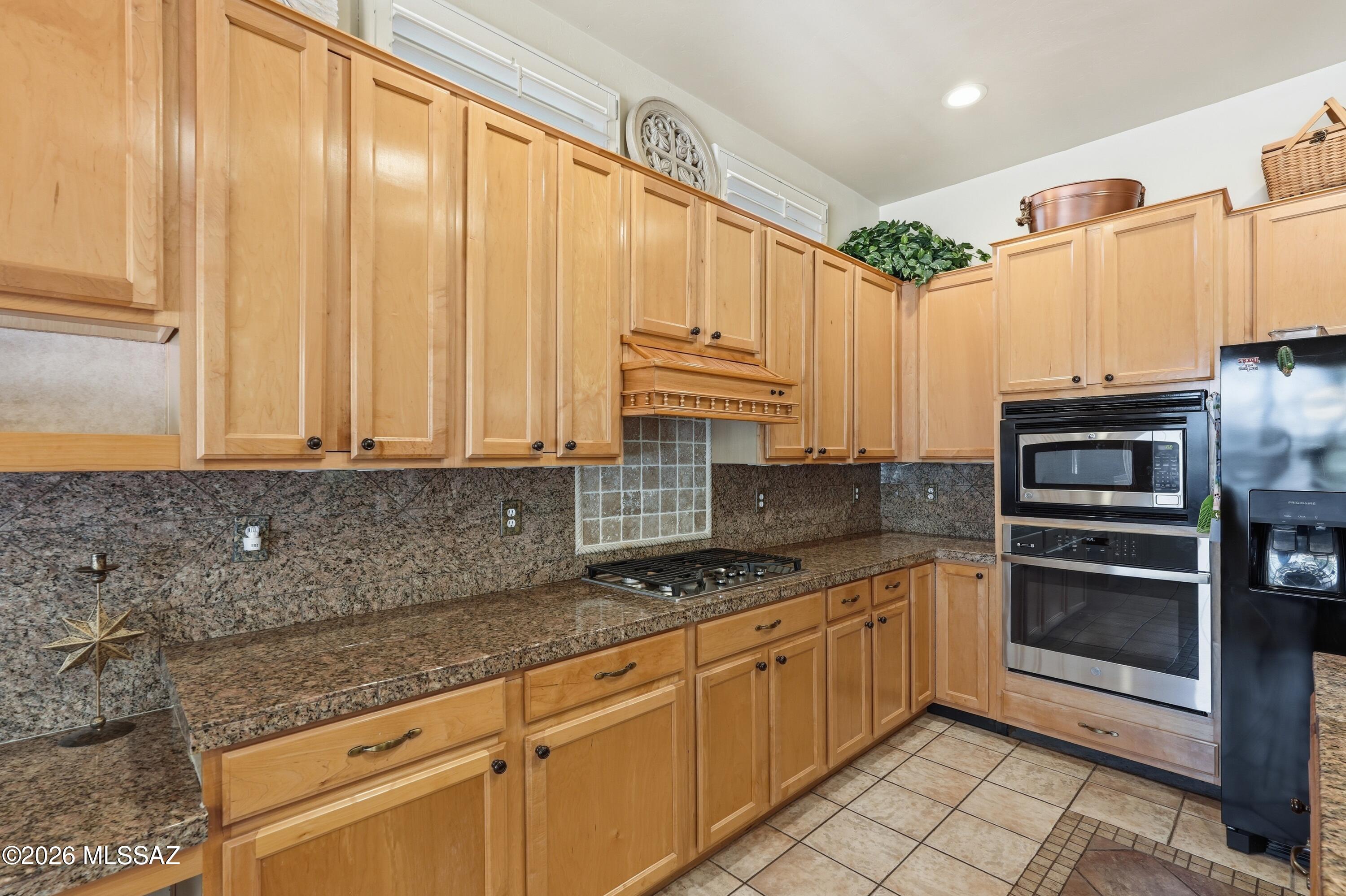 7693 West Sunlark Way Tucson, AZ 85743 - Photo 4 of 43