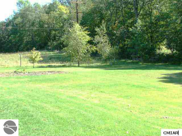 9022 North State Road St. Louis, MI 48880 - Photo 2 of 9 1768594-1.JPG