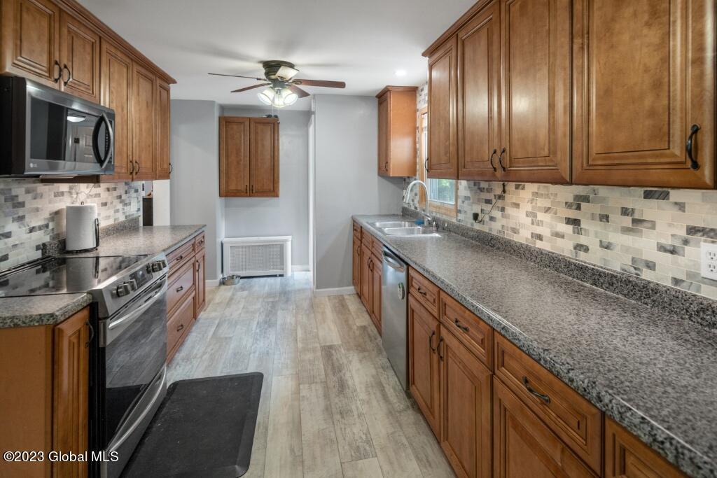 4220 Consaul Road Niskayuna, NY 12304 - Photo 7 of 26 6