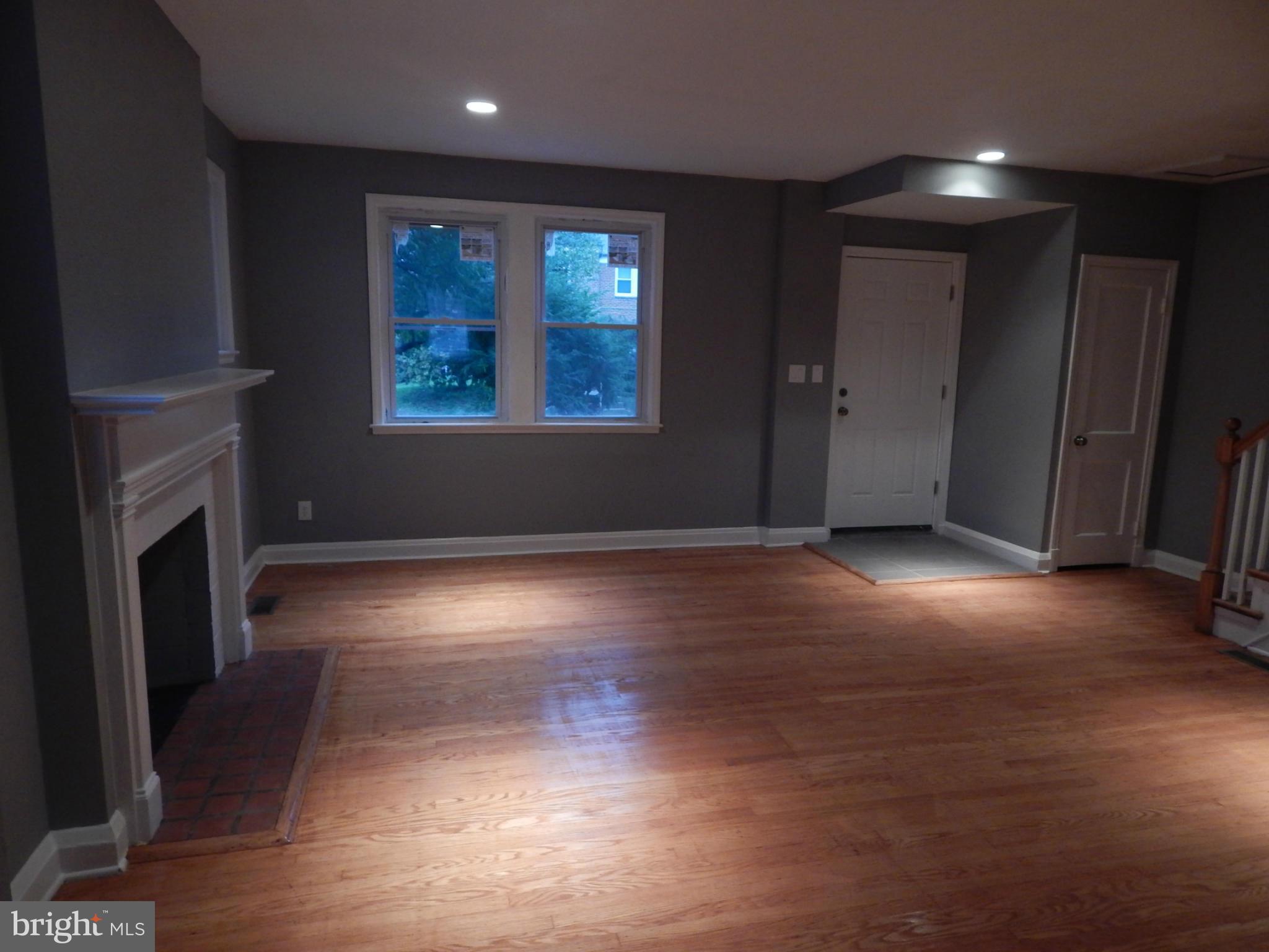 1601 Ralworth Road Baltimore, MD 21218 - Photo 3 of 30 Living Room