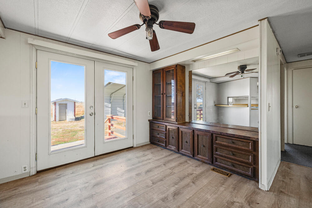 8306 Homedale Road Klamath Falls, OR 97603 - Photo 22 of 52 8216HomedaleRd-10