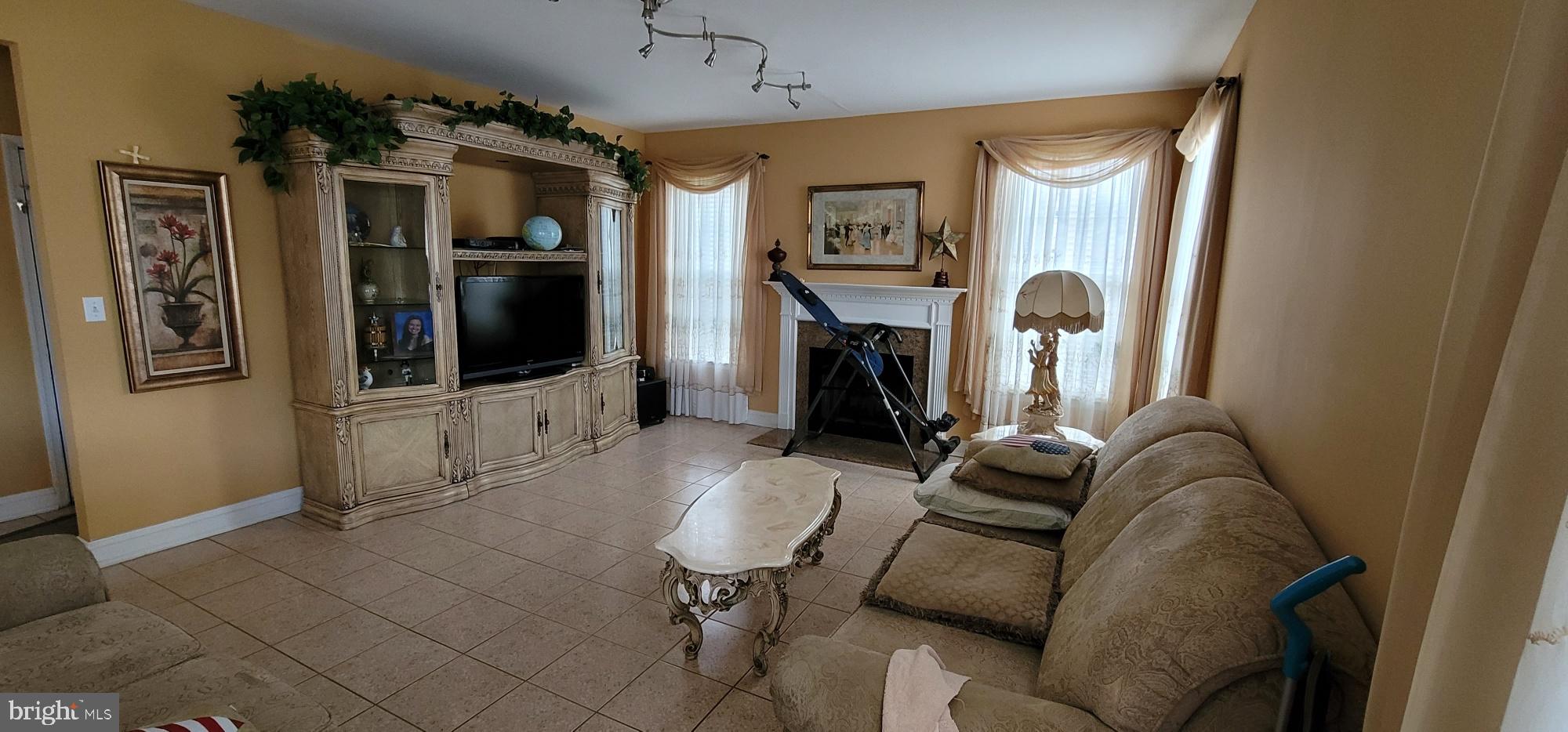 427 Colts Run Road Williamstown, NJ 08094 - Photo 9 of 29 Gallery Image 9