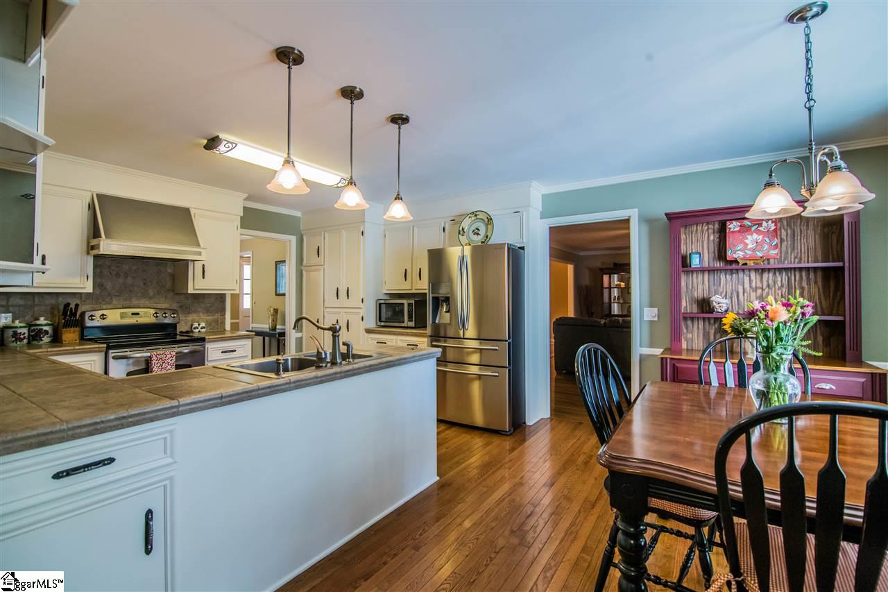 111 Creekside Road Greer, SC 29650 - Photo 11 of 36 Gallery Image 11