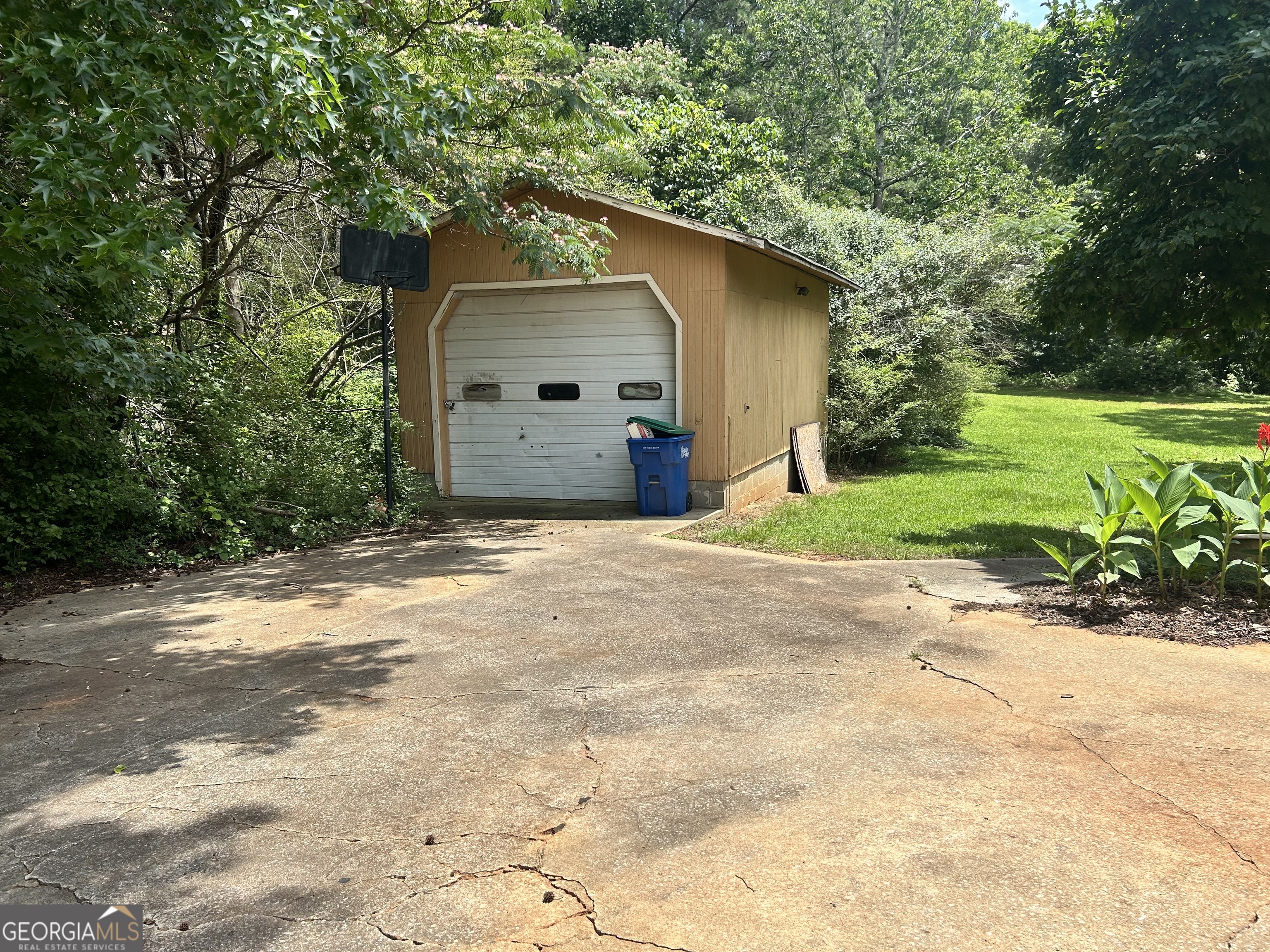 7090 Rivertown Road Fairburn, GA 30213 - Photo 3 of 44