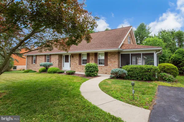 $525,000 | 743 Barrholly Drive, Lancaster, PA 17603