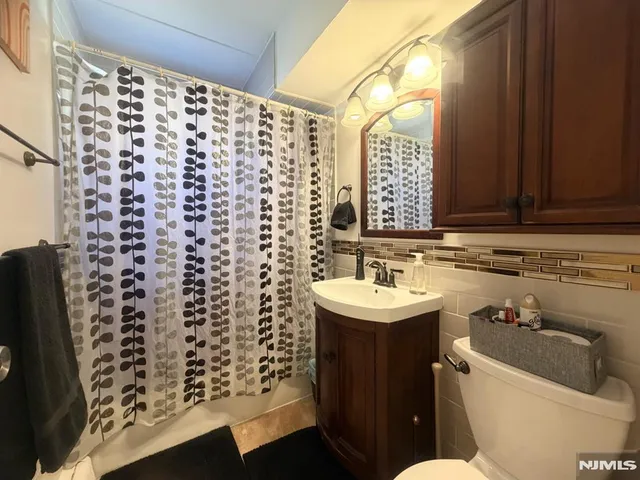 $2,100 | 25 Jefferson Street, Unit 3E, Hackensack, NJ 07601