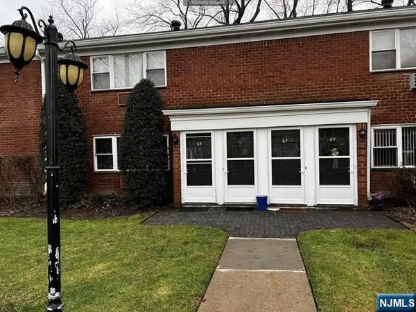 $2,200 | 65 Regency Park, Unit 65, Ramsey, NJ 07446