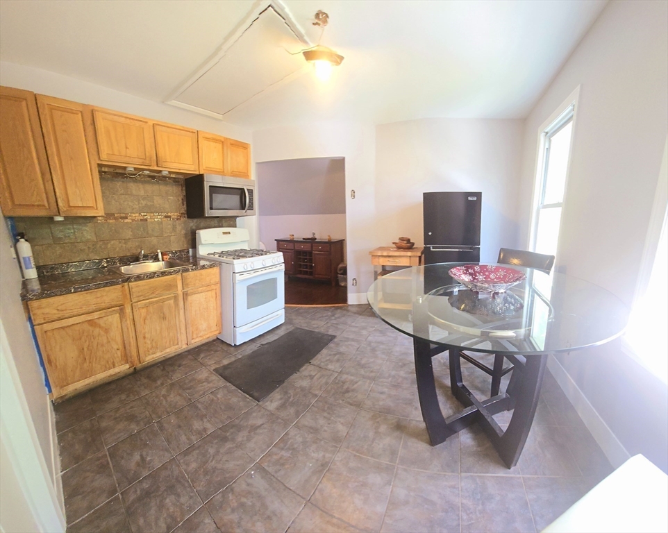45-47 Sylvan Street Springfield, MA 01108 - Photo 20 of 27 Gallery Image 20