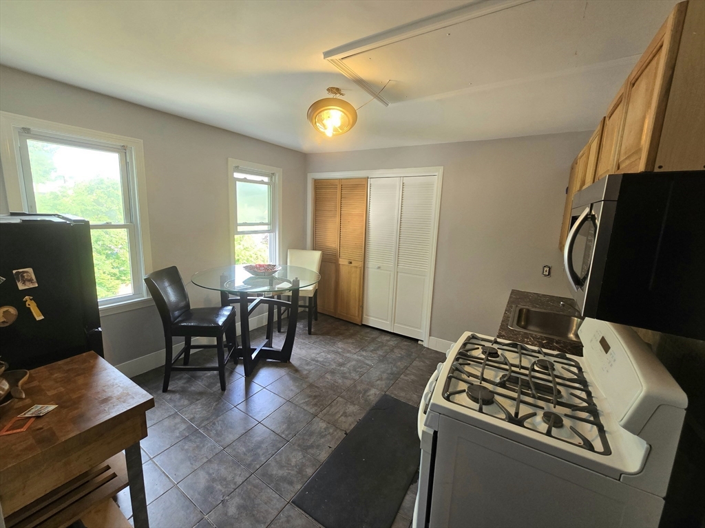 45-47 Sylvan Street Springfield, MA 01108 - Photo 21 of 27 Gallery Image 21