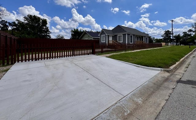 511 North 3rd Street Conroe, TX 77301 - Photo 24 of 28 Gallery Image 24
