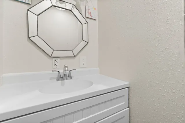 $880,000 | 1436 Indian Hill Boulevard, Livingston, TX 77351