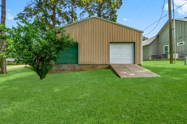 $880,000 | 1436 Indian Hill Boulevard, Livingston, TX 77351