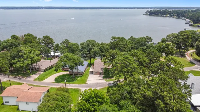 $880,000 | 1436 Indian Hill Boulevard, Livingston, TX 77351