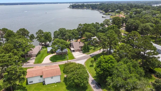 $880,000 | 1436 Indian Hill Boulevard, Livingston, TX 77351