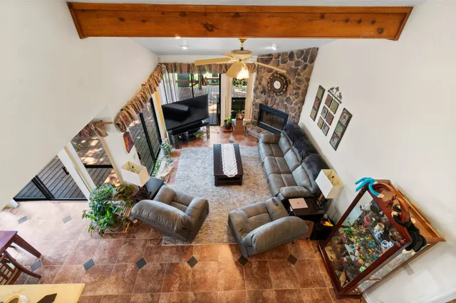 $880,000 | 1436 Indian Hill Boulevard, Livingston, TX 77351