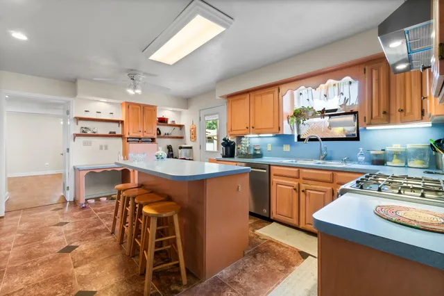 $880,000 | 1436 Indian Hill Boulevard, Livingston, TX 77351