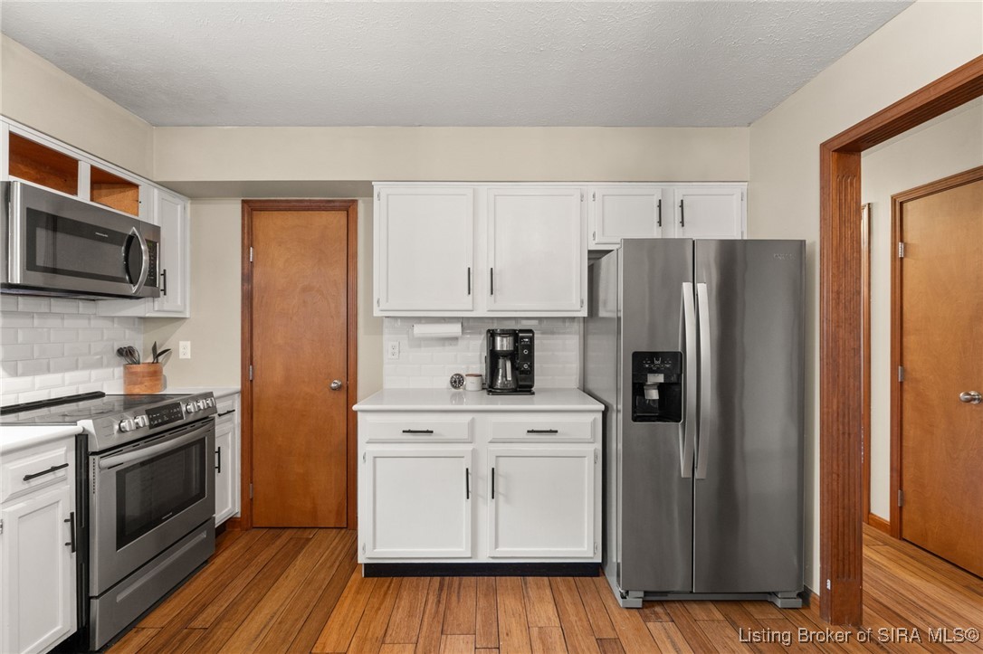 5510 Briarhill Drive Floyds Knobs, IN 47119 - Photo 15 of 88 Walk-in pantry