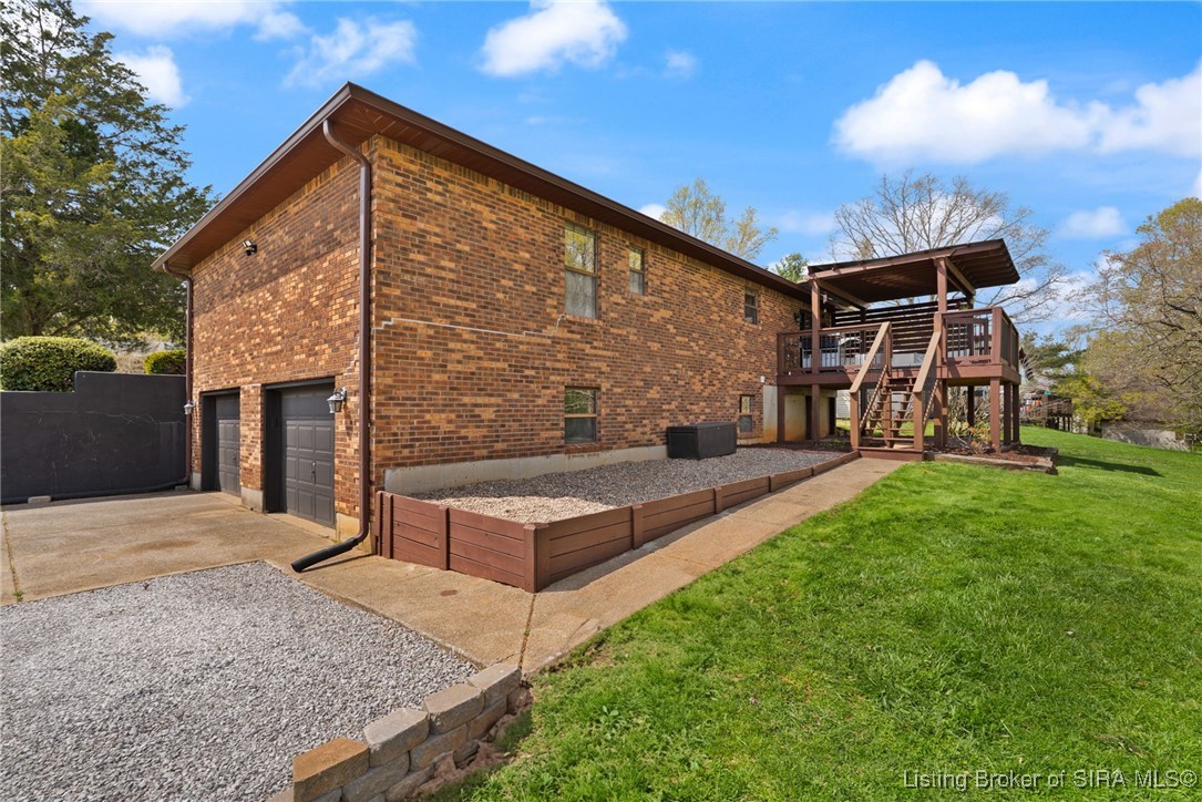 5510 Briarhill Drive Floyds Knobs, IN 47119 - Photo 28 of 88 Ready for landscaping!