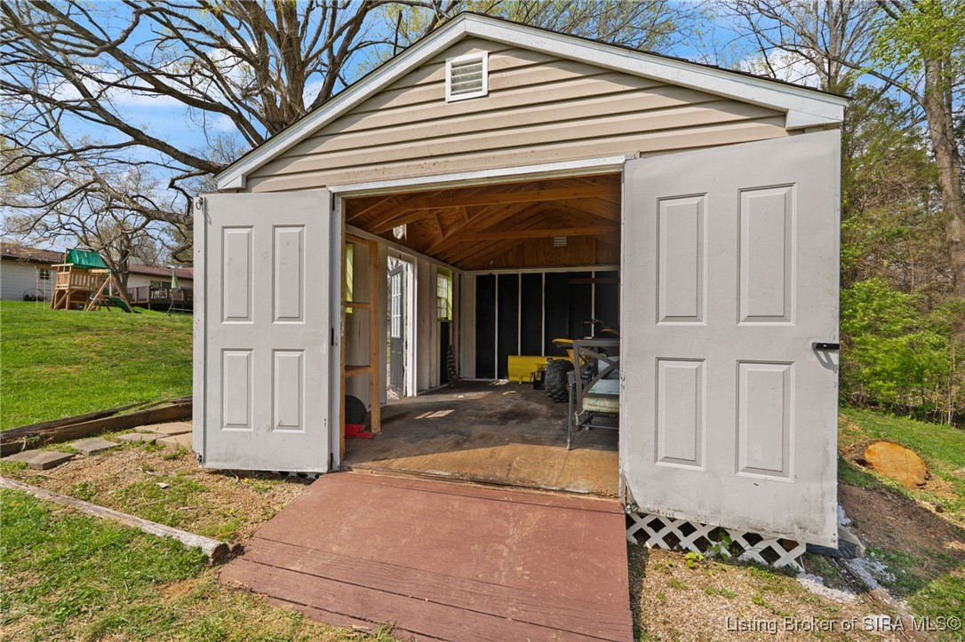 5510 Briarhill Drive Floyds Knobs, IN 47119 - Photo 36 of 88