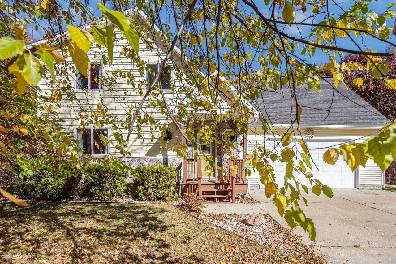 823 Valley Stream Harrison, MI 48625 - Photo 23 of 28