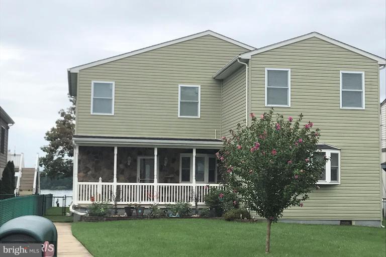 3924 Glenhurst Road Baltimore, MD 21222 - Photo 1 of 20 Home with wide porches on the front and back