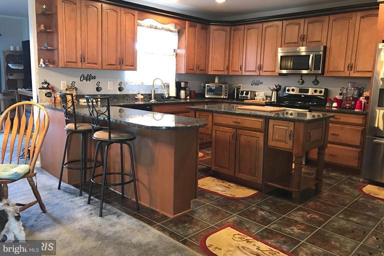 3924 Glenhurst Road Baltimore, MD 21222 - Photo 2 of 20 Beautiful Gourmet Kitchen