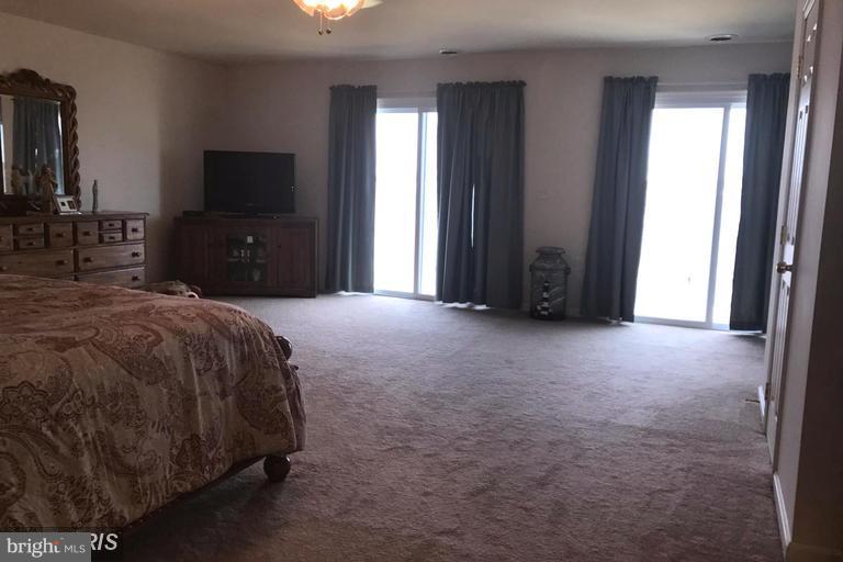 3924 Glenhurst Road Baltimore, MD 21222 - Photo 11 of 20 Master suite with water view