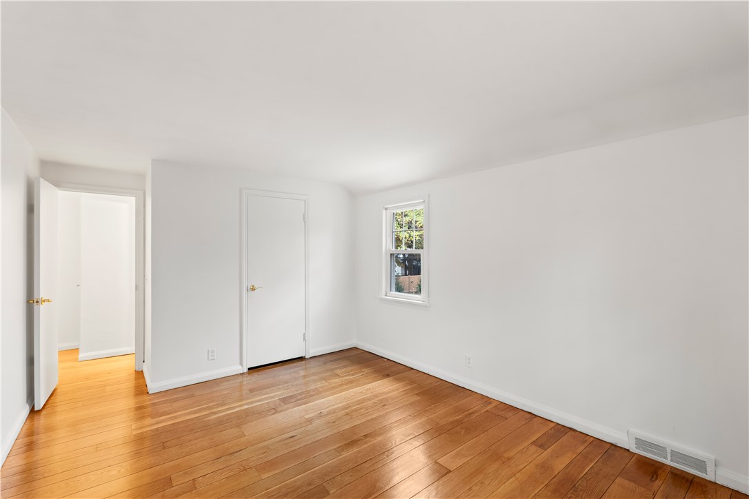 205 Daley Boulevard Irondequoit, NY 14617 - Photo 16 of 27 Second large bedroom