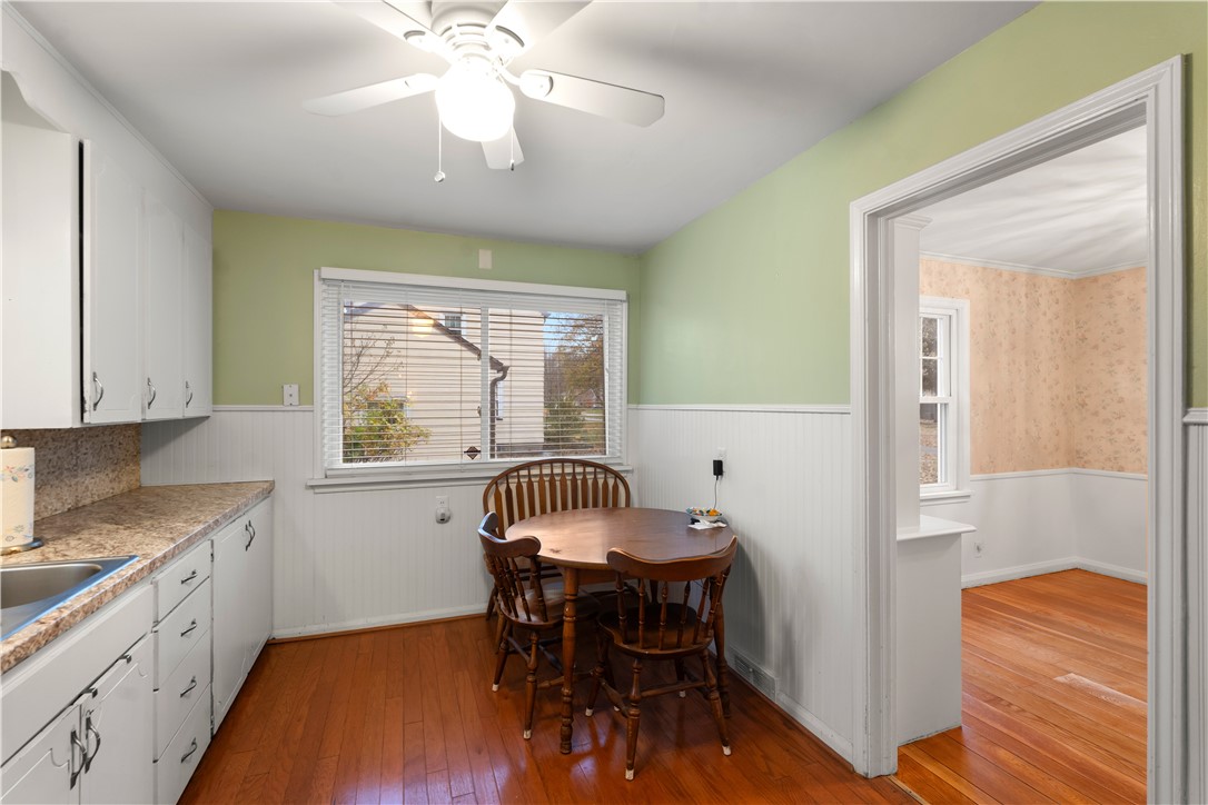 205 Daley Boulevard Irondequoit, NY 14617 - Photo 9 of 27 kitchen