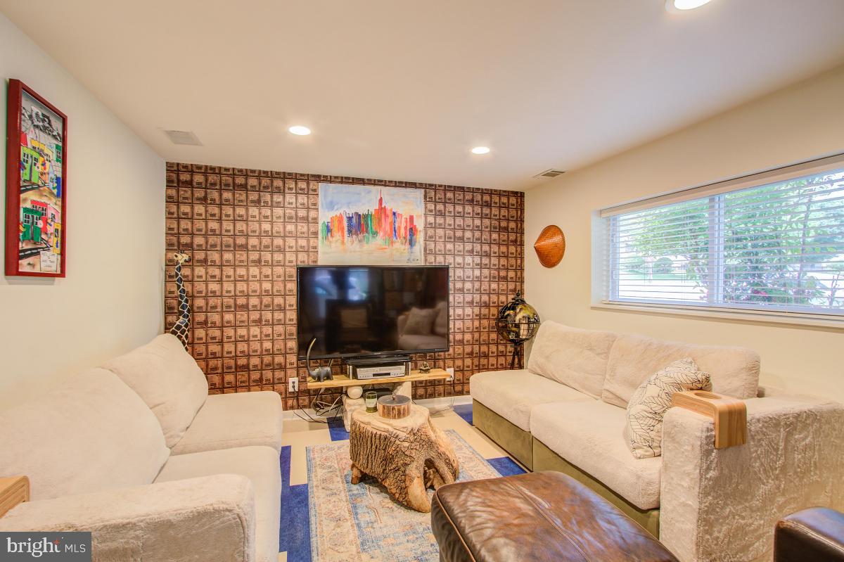 10108 Kohler Road Silver Spring, MD 20902 - Photo 24 of 32