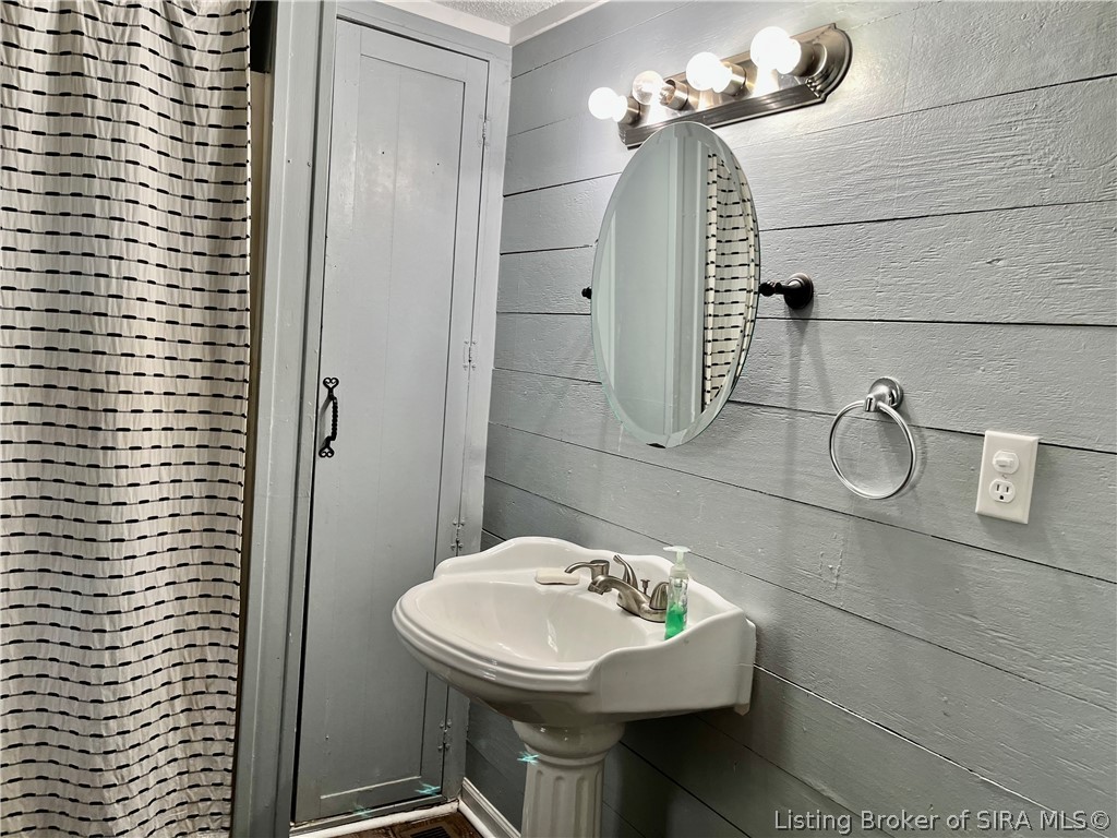 10537 North Reynolds Road Dupont, IN 47231 - Photo 18 of 24