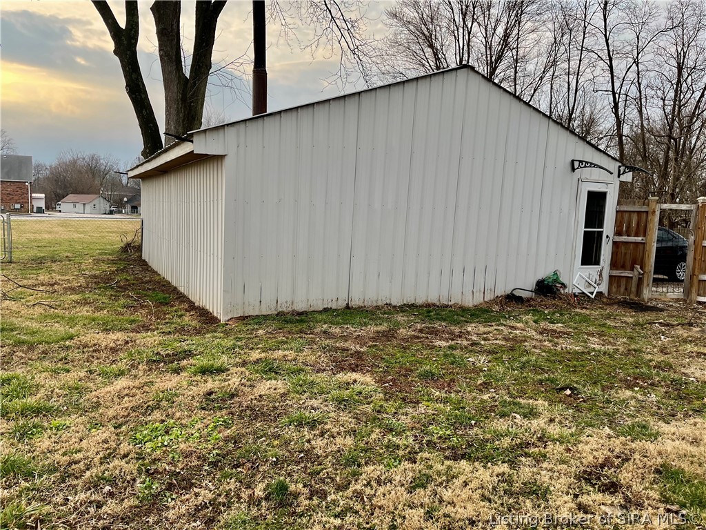 10537 North Reynolds Road Dupont, IN 47231 - Photo 19 of 24