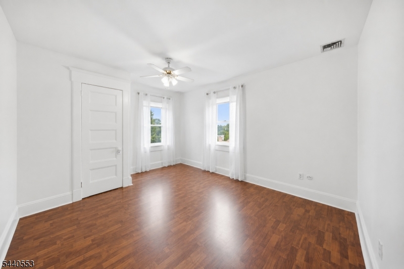 539 South Beverwyck Road Parsippany, NJ 07054 - Photo 26 of 48
