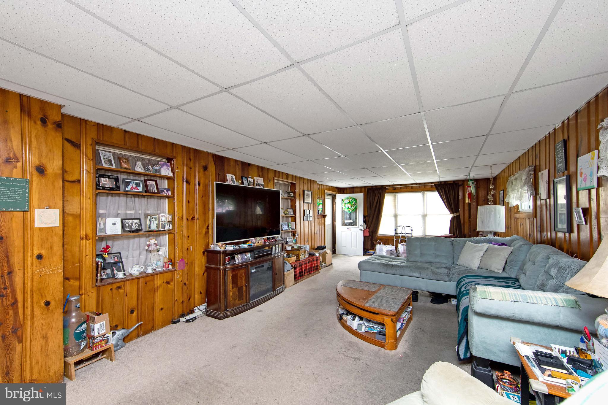 356 3rd Avenue Lindenwold, NJ 08021 - Photo 8 of 21 living room