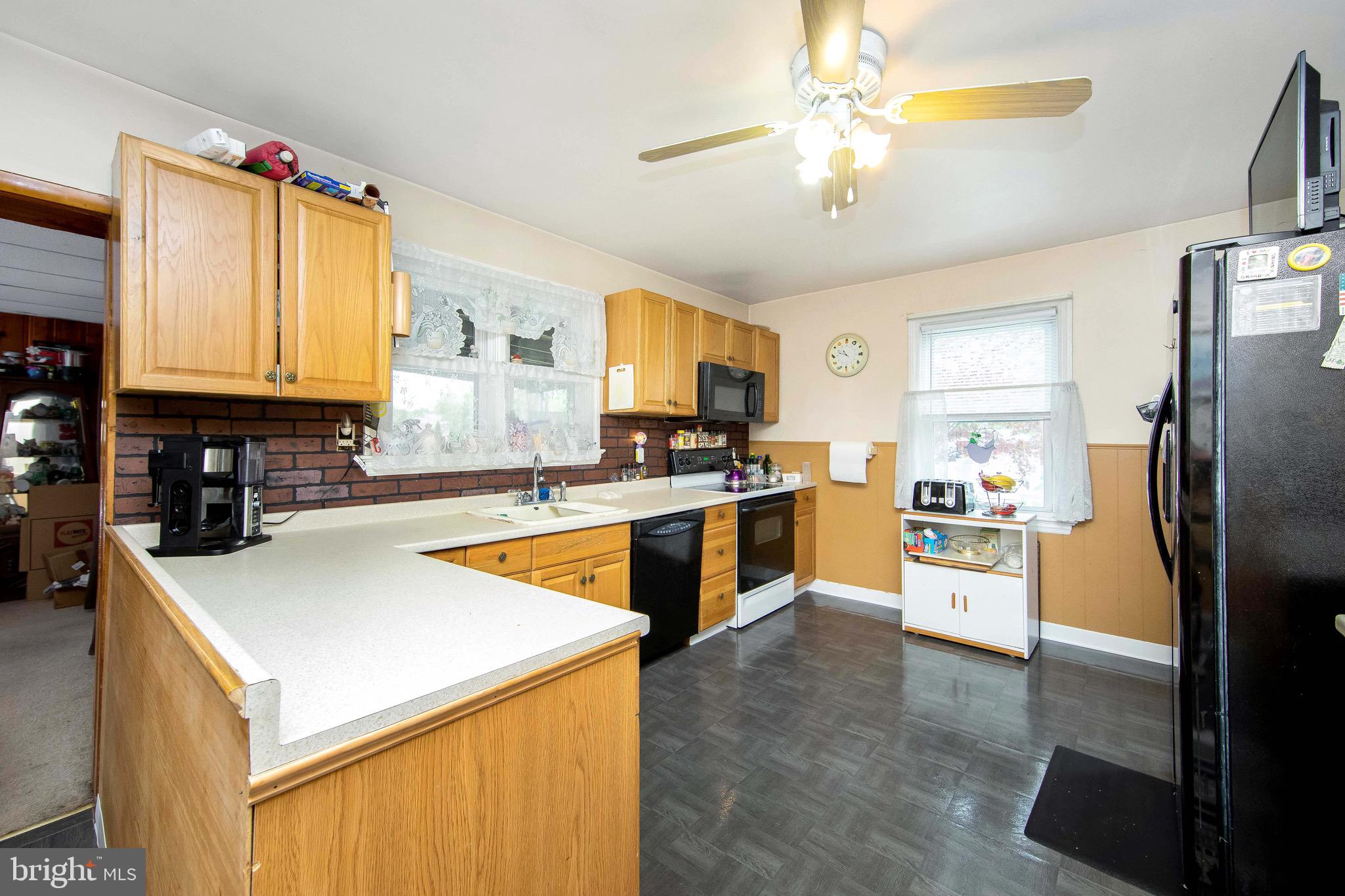 356 3rd Avenue Lindenwold, NJ 08021 - Photo 10 of 21 kitchen