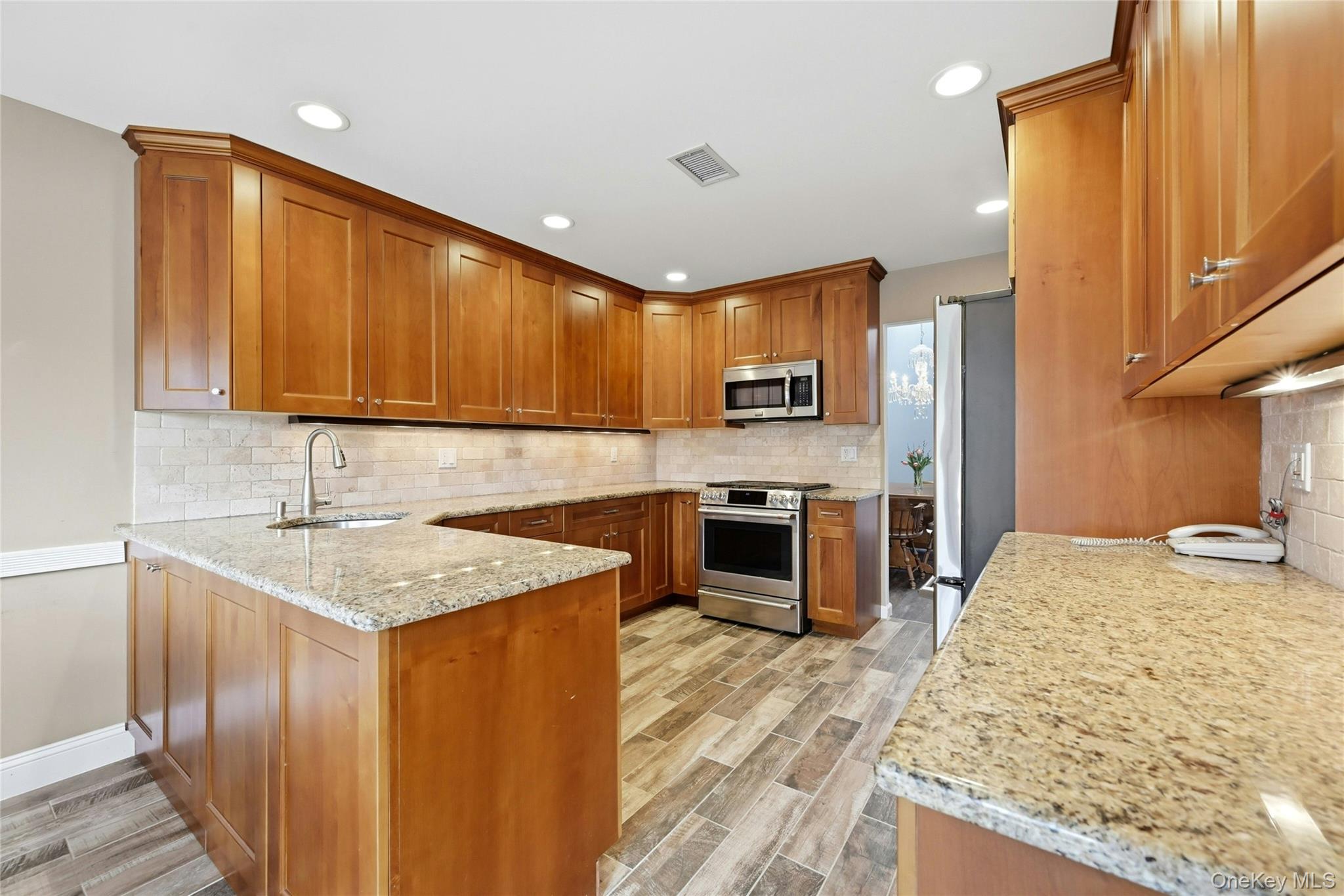 233 Glen Drive, Unit 233 Ridge, NY 11961 - Photo 15 of 32