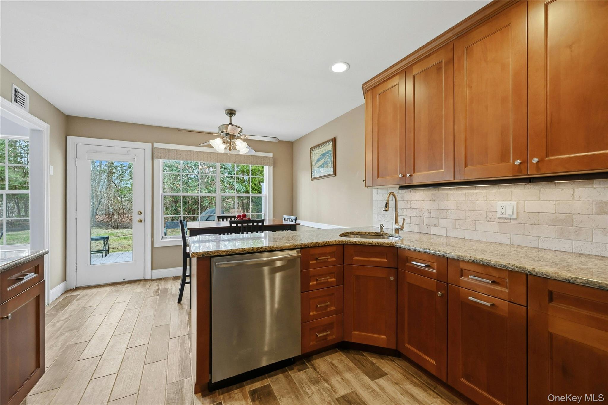 233 Glen Drive, Unit 233 Ridge, NY 11961 - Photo 18 of 32