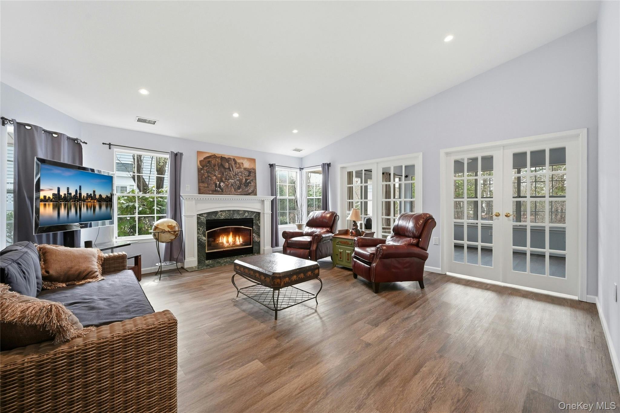 233 Glen Drive, Unit 233 Ridge, NY 11961 - Photo 6 of 32